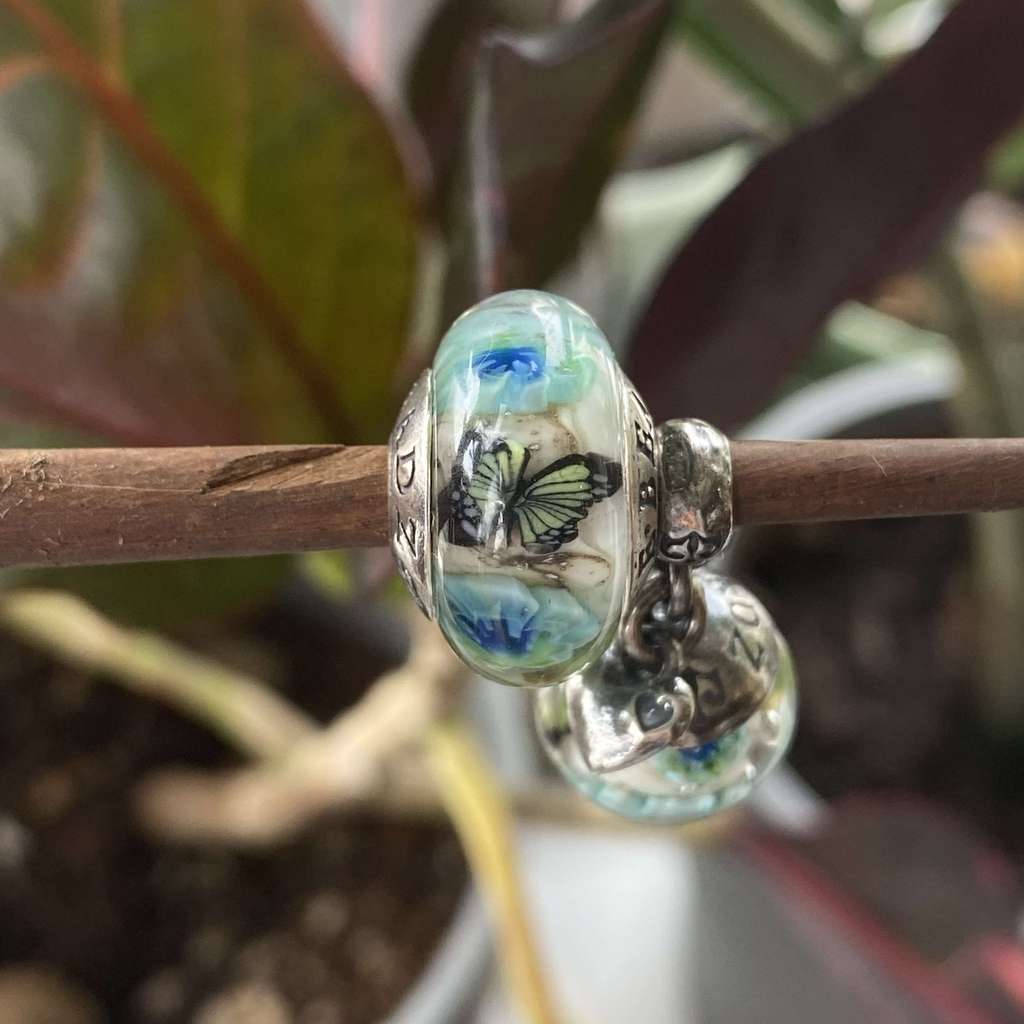 AQUARIUM SET 23 green butterfly on ivory