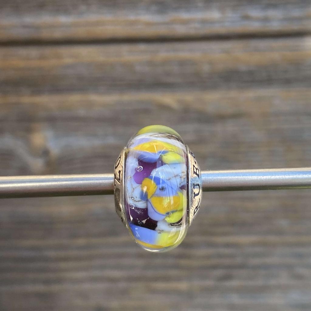 AQUARIUM  BEAD 5 fish on plum