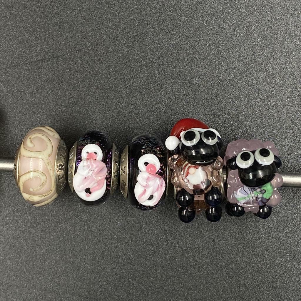 CHRISTMAS Fri Row 7