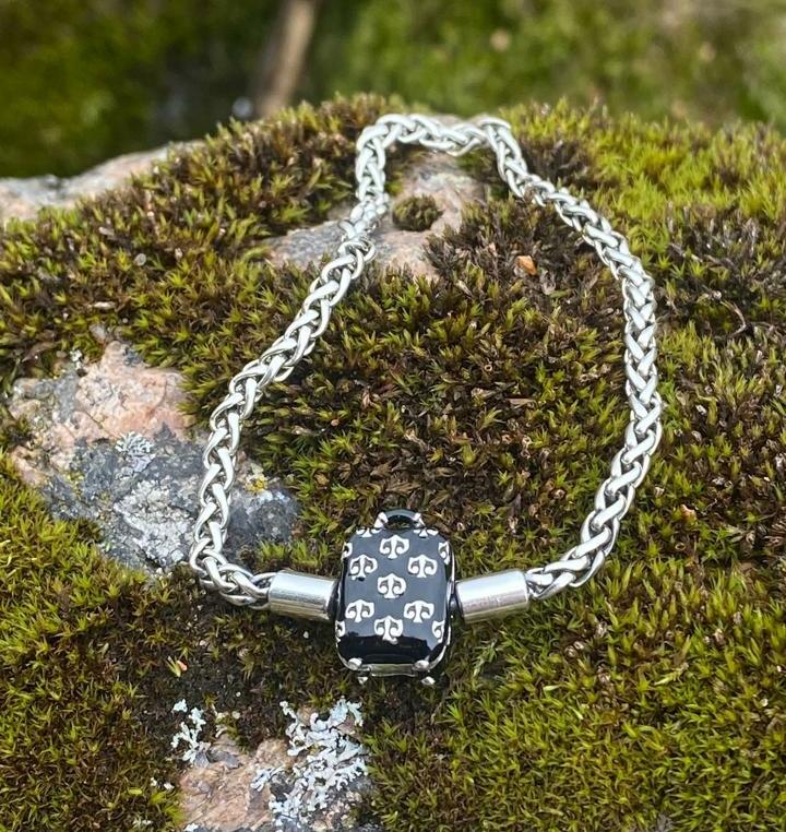 Travel Case Black Enamel bracelet