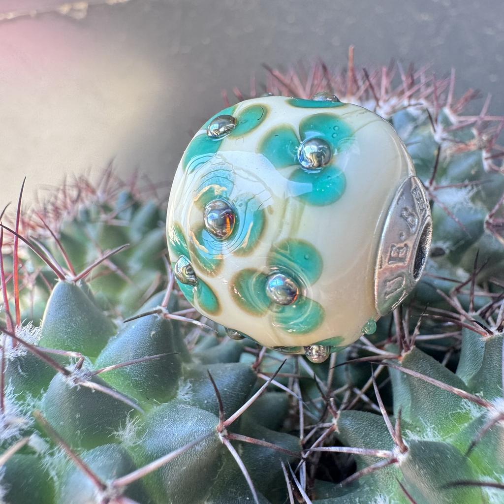 Big metal shine flower