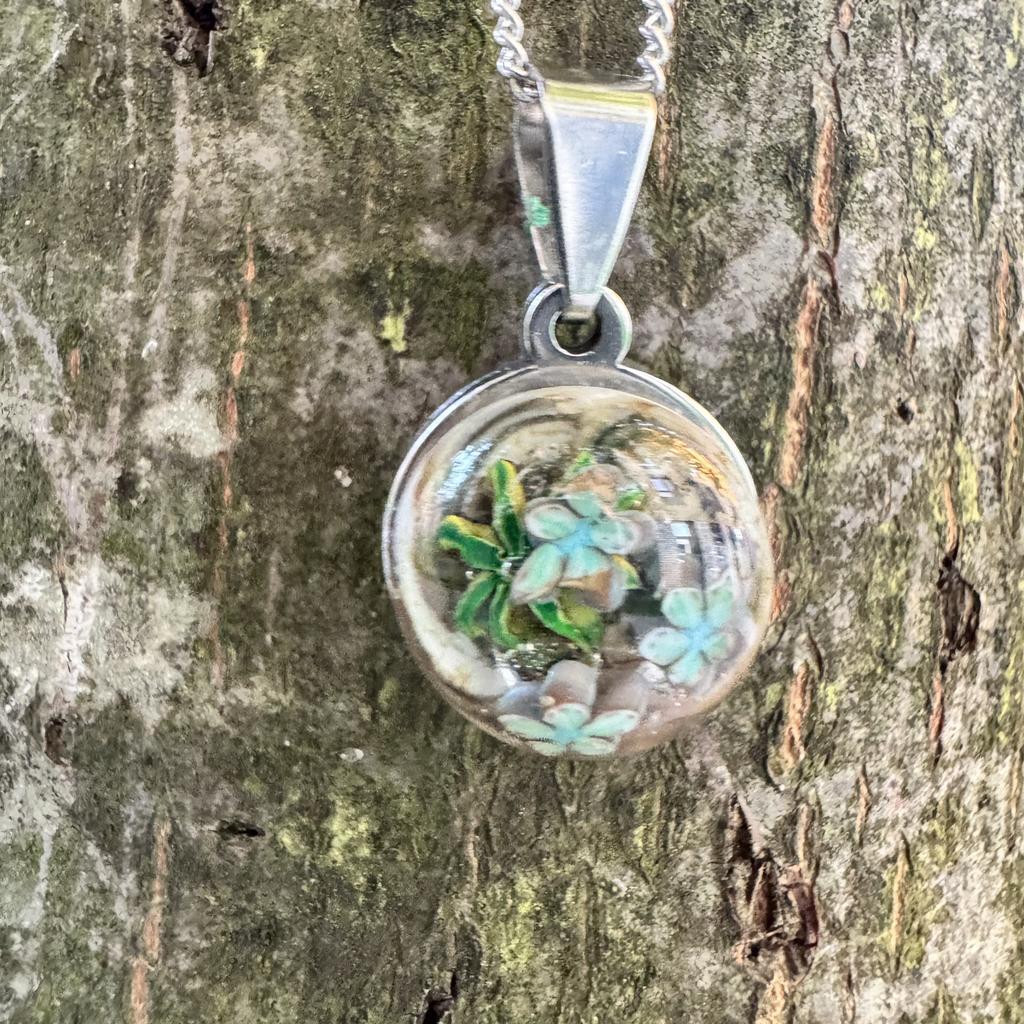 Turquoise flower pendant