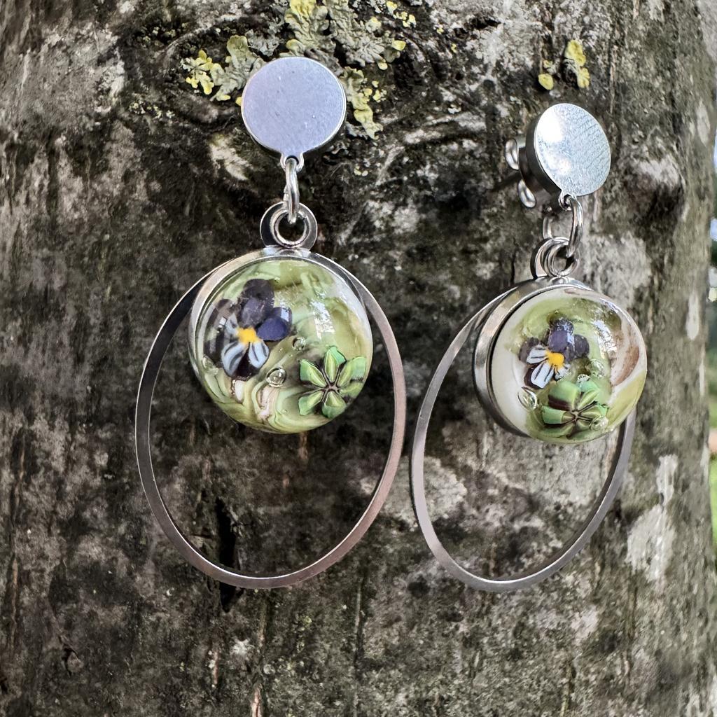 Viola earrings