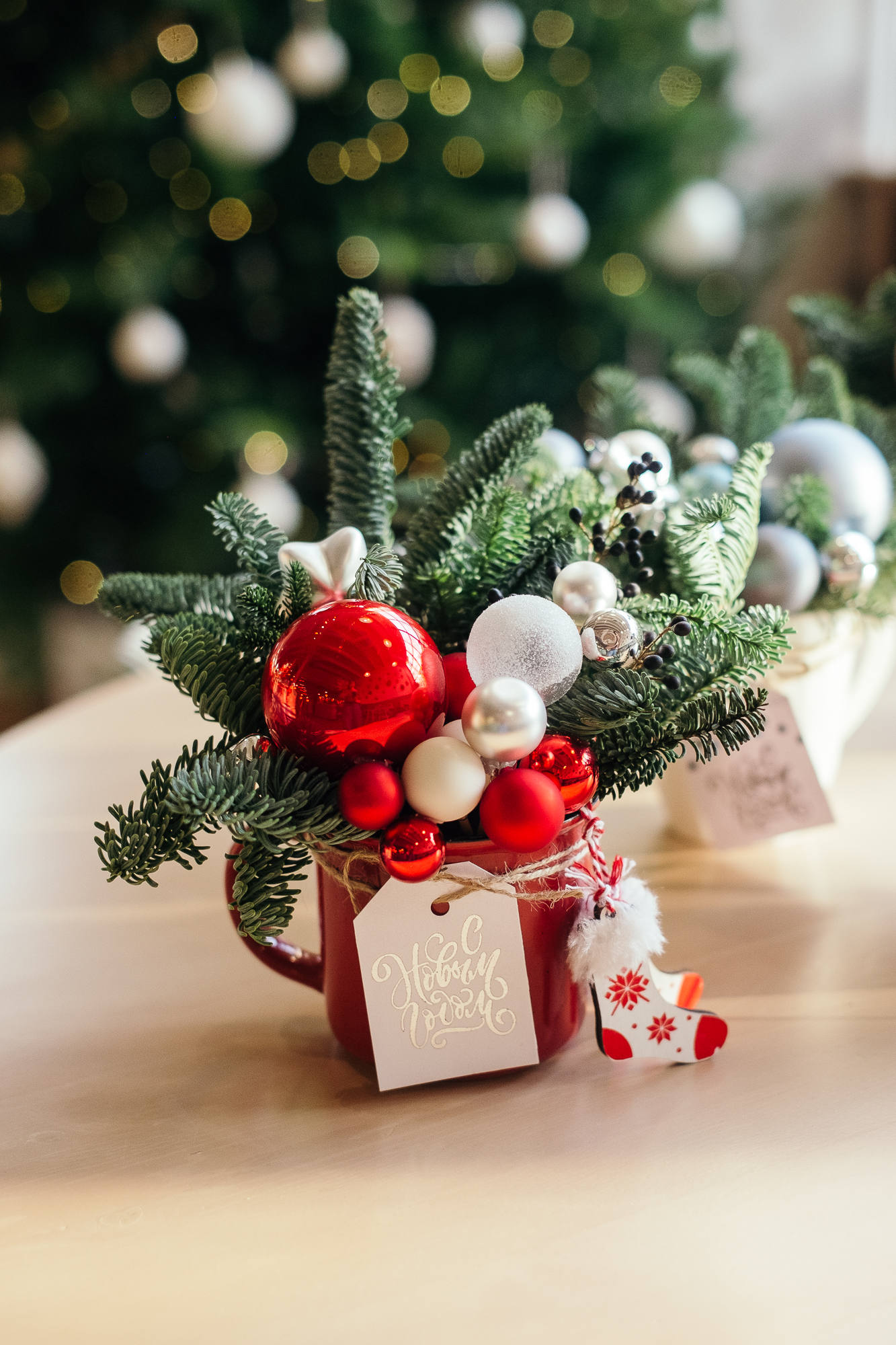 Композиция из ели в кружке