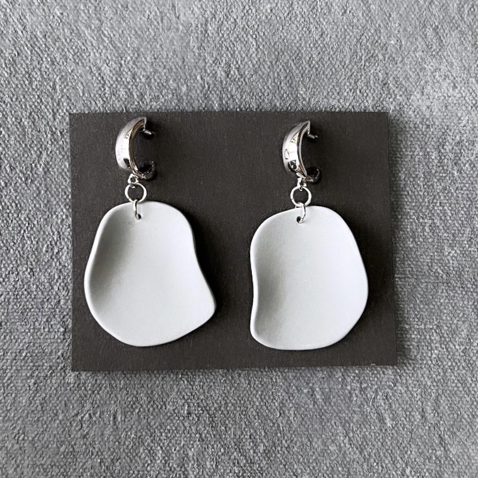 Серьги фарфоровые авторских цветов с фурнитурой под серебро или золото