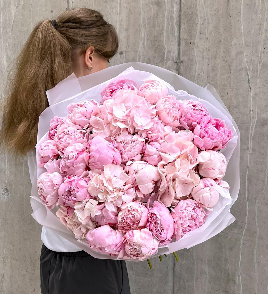 WOW-букет пионов с гортензией
