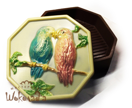 Шкатулка с самоцветами