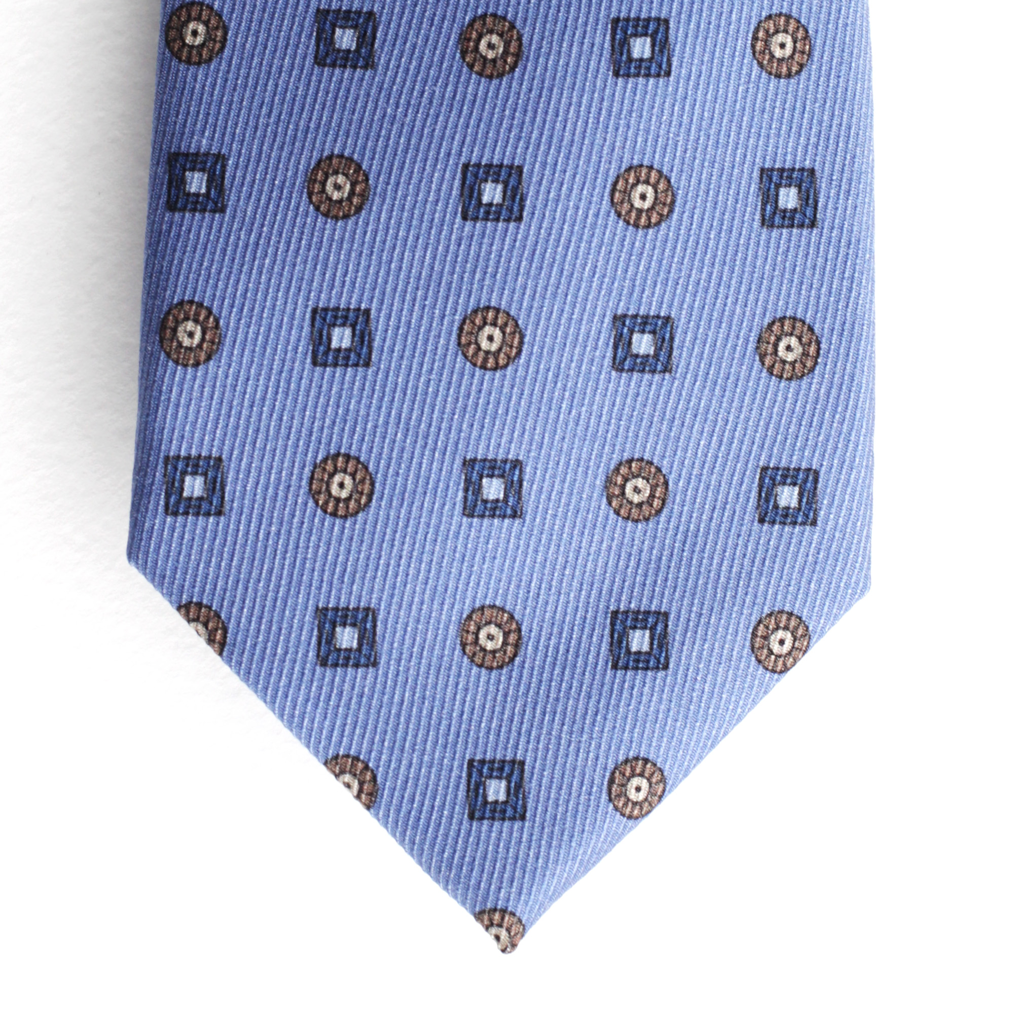 Голубой галстук с геометрическим принтом