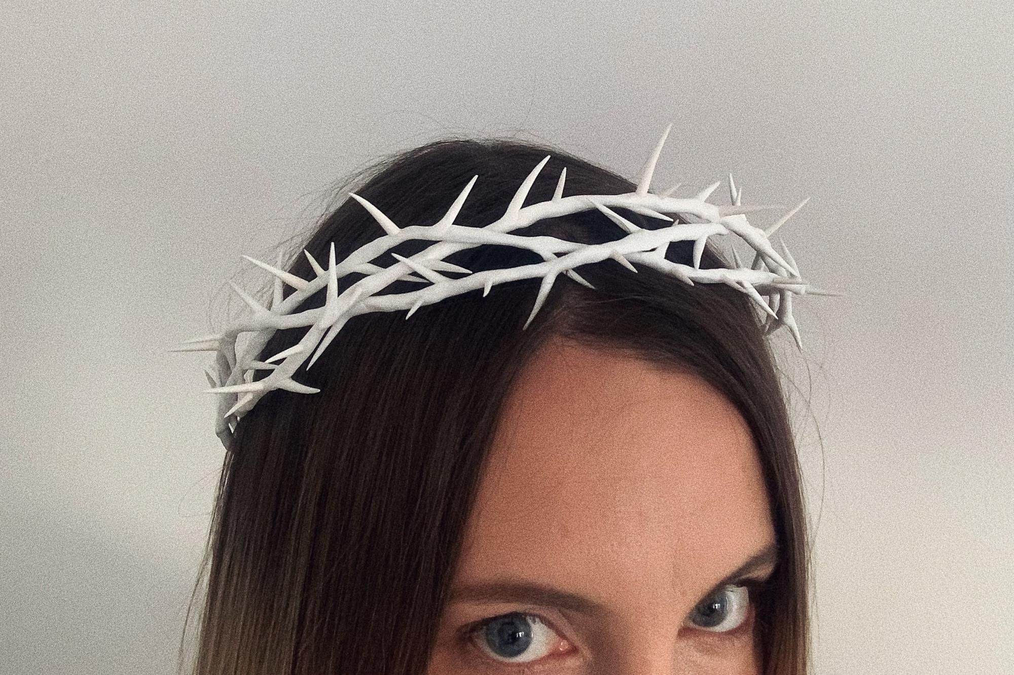 терновый венок белый