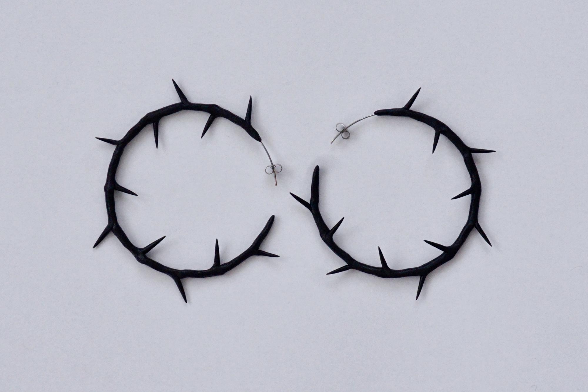 серьги кольца с терновыми ветвями