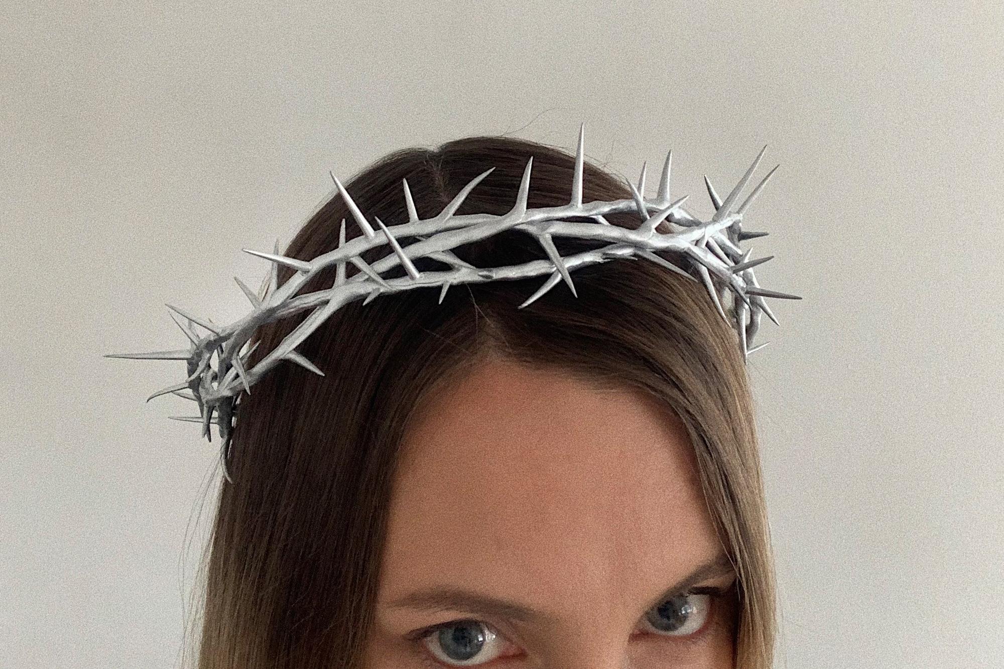 терновый венок серебристый