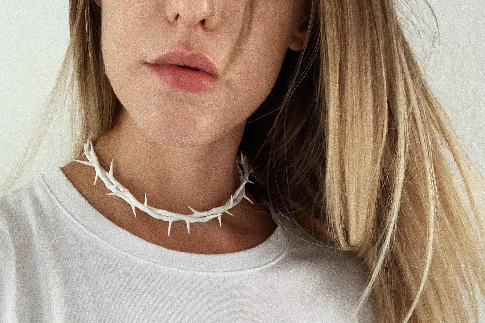 коллар белая двойная терновая ветвь