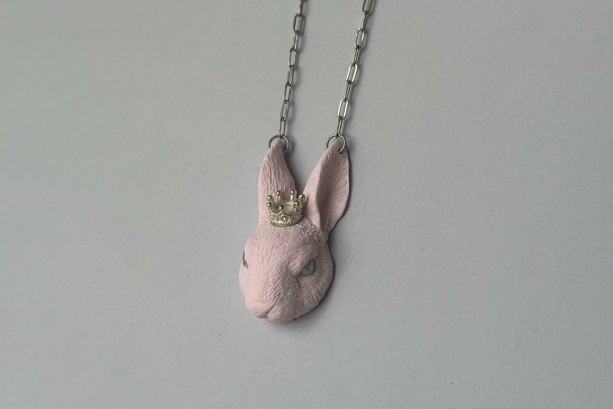 кулон розовый кролик