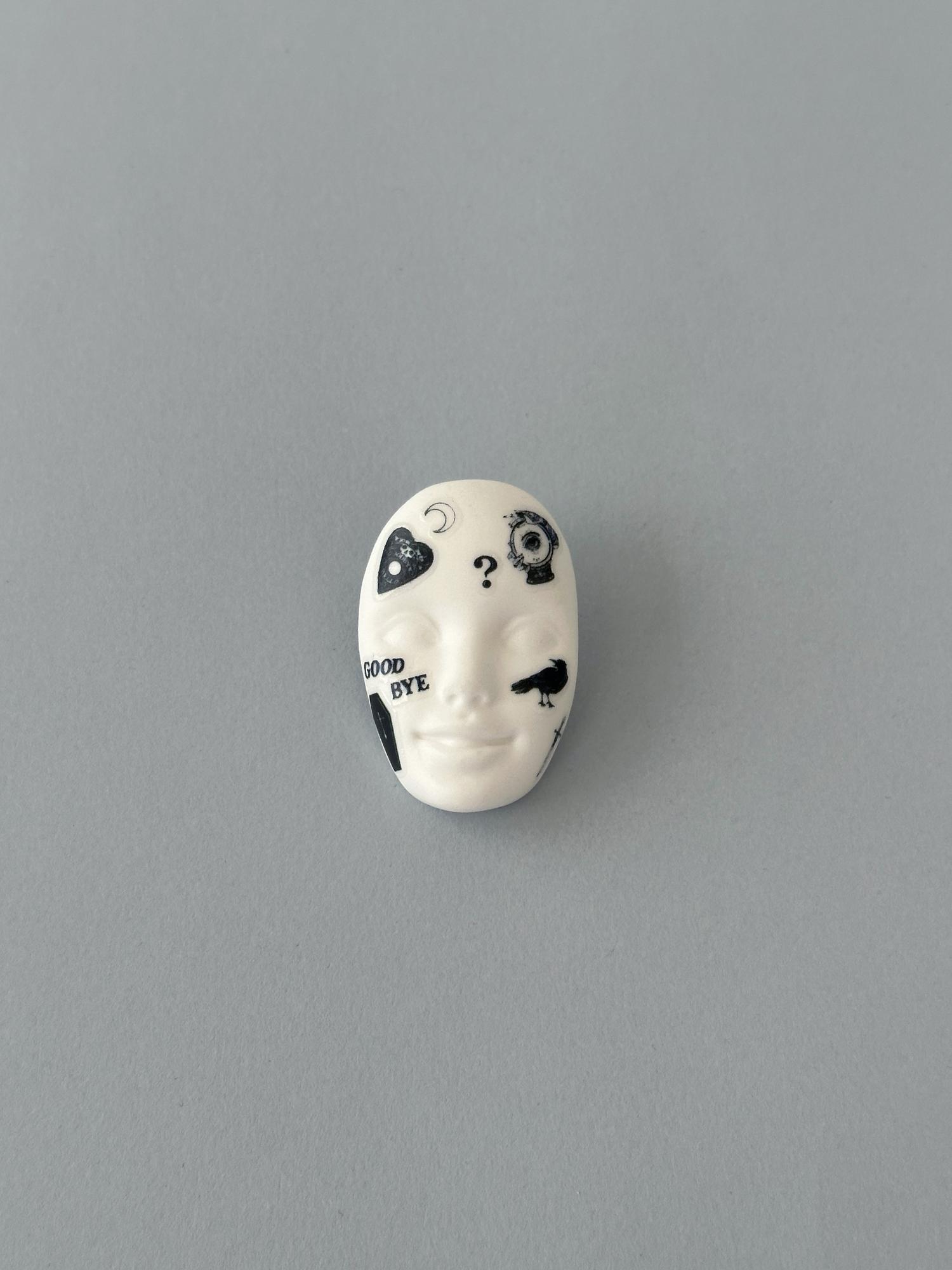 моносерьга лицо с татуировками №2