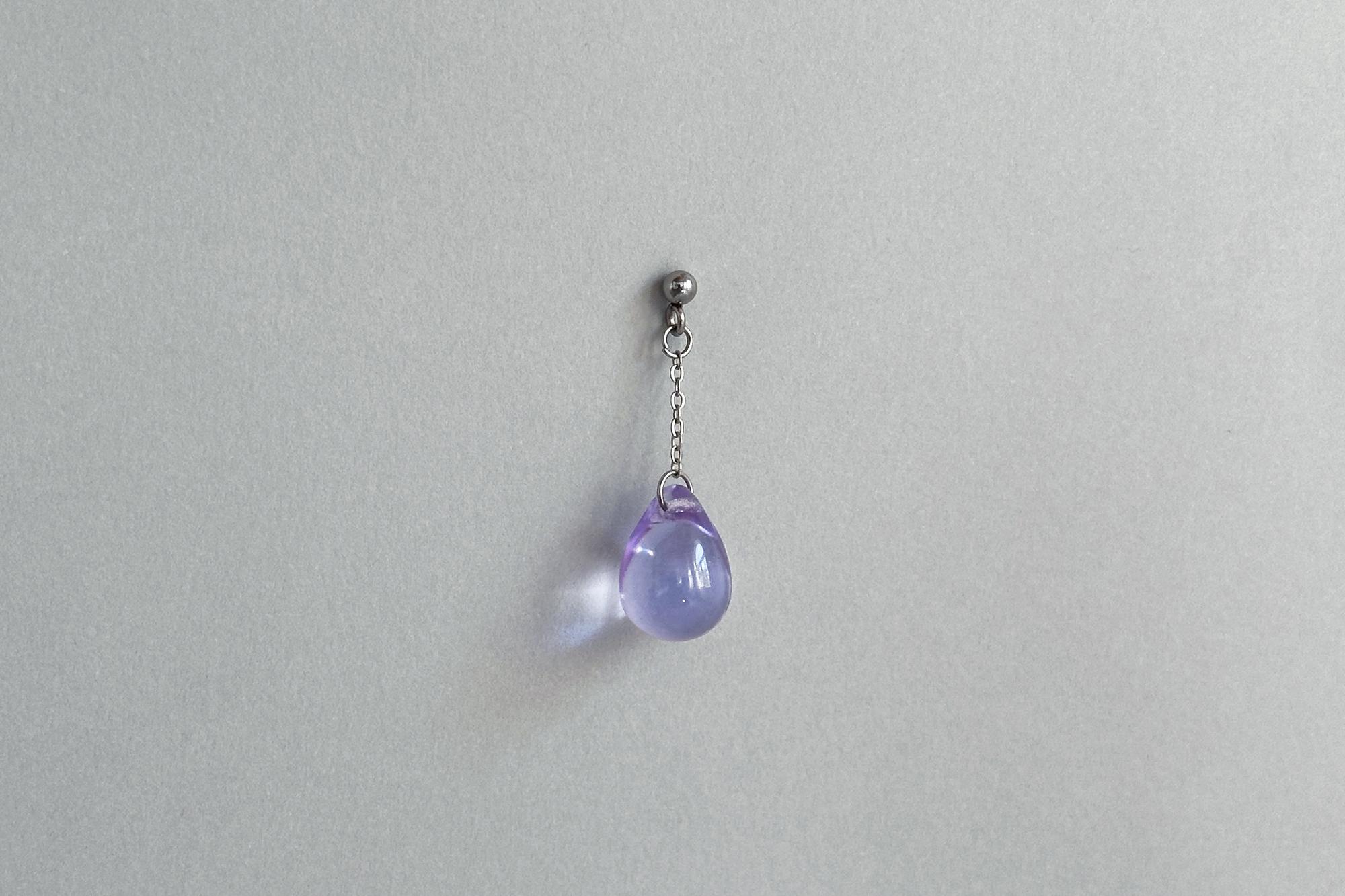 моносерьга лавандовая капля