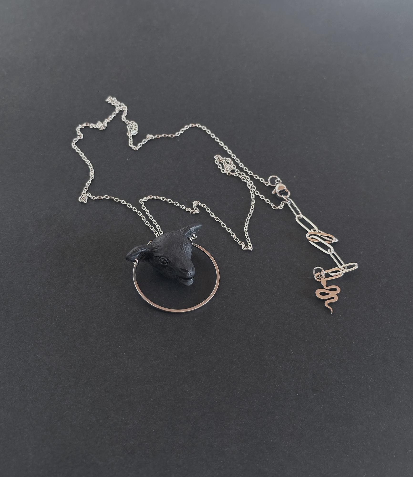 кулон ягненок черный