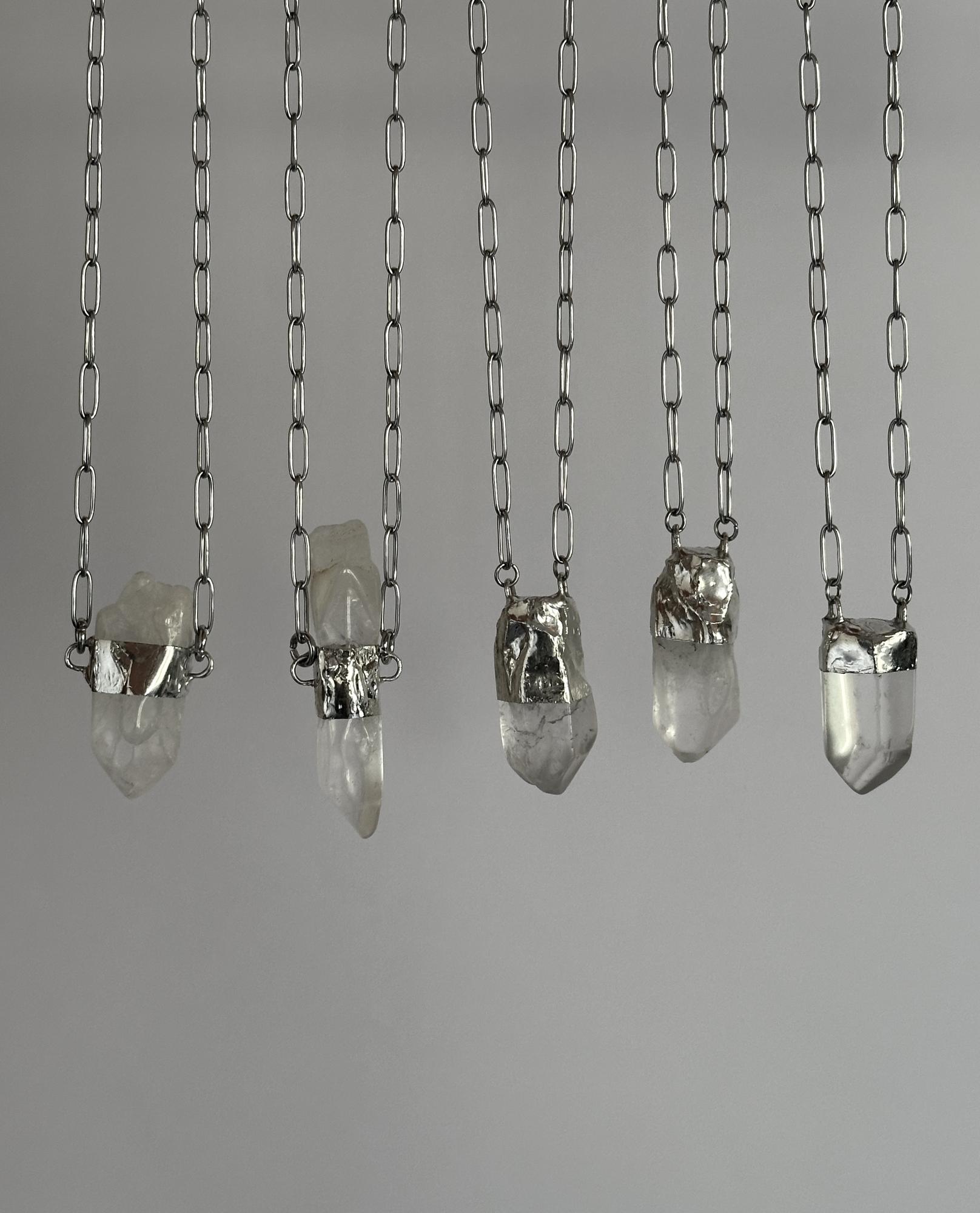 массивный кулон с горным хрусталём