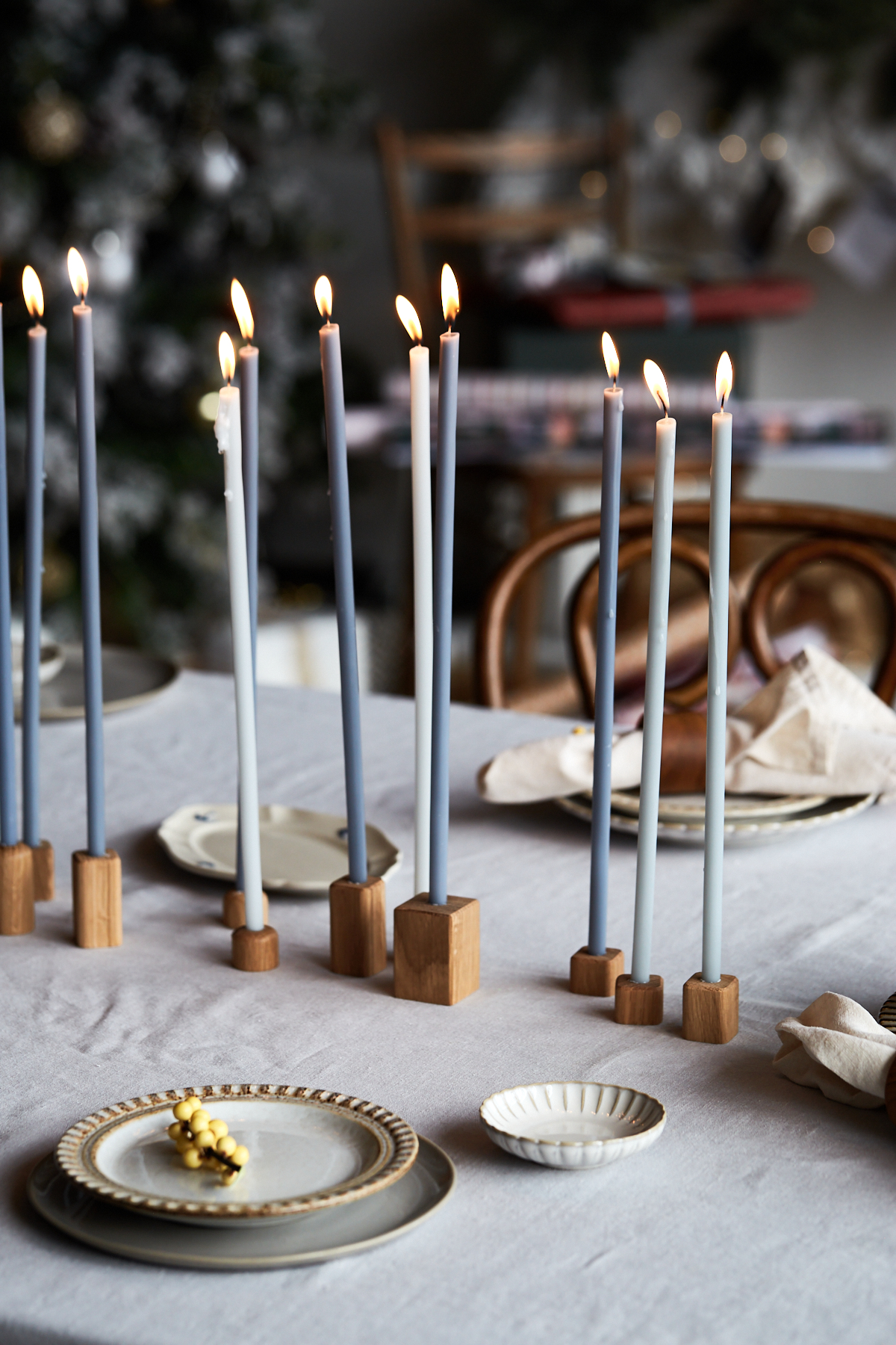 Подсвечник деревянный под тонкую свечу