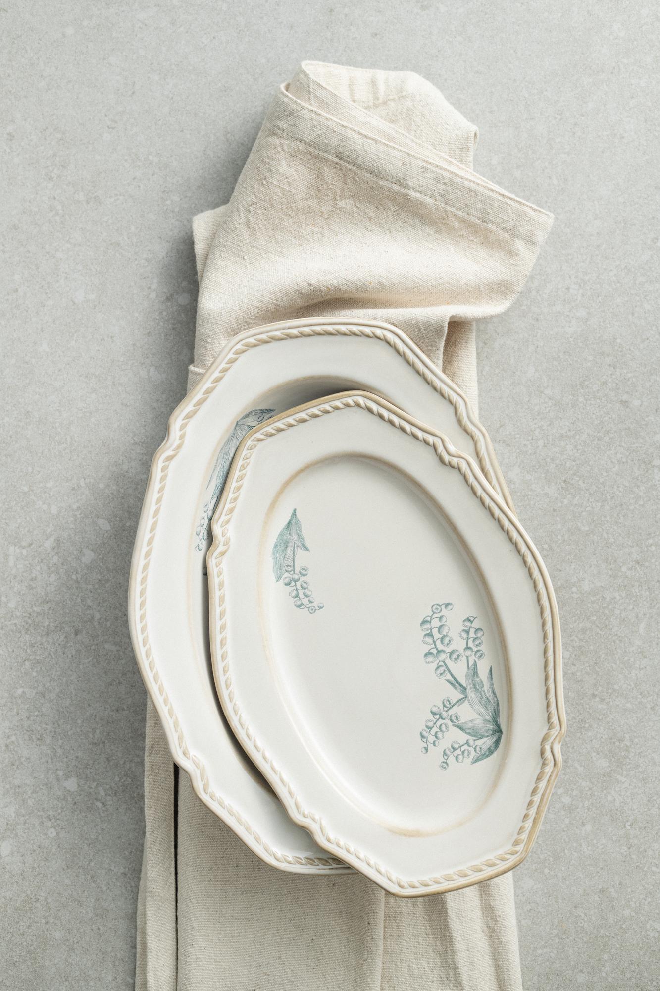 Блюдо  "Ландыши"