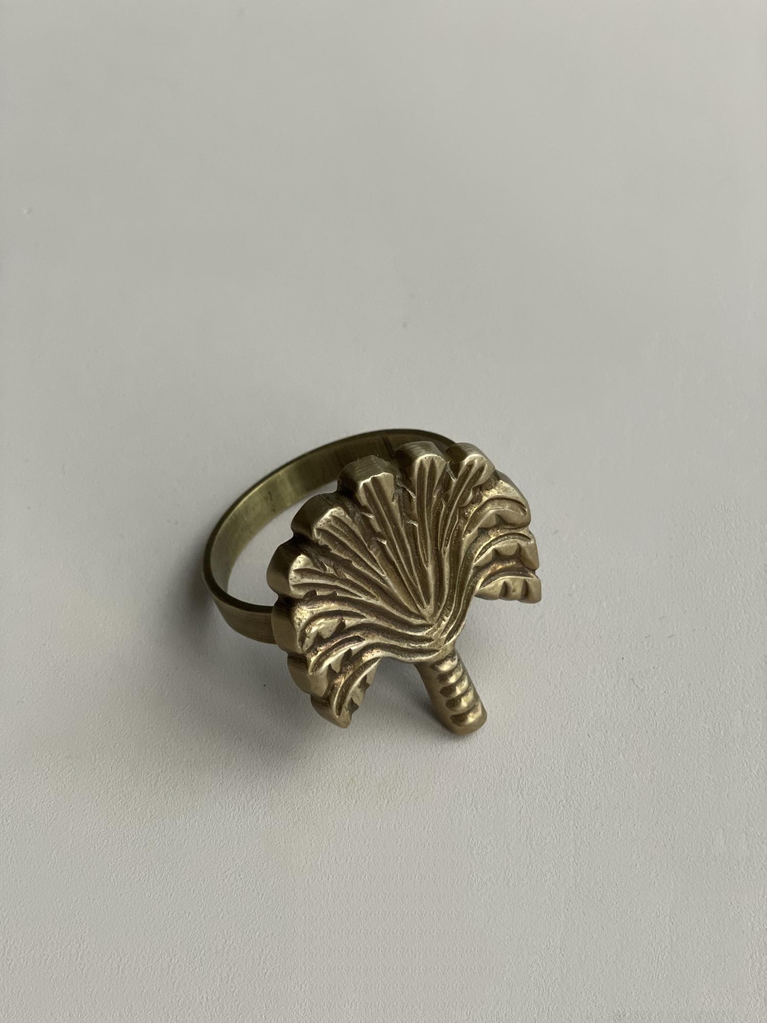 Латунное  кольцо для салфетки «Финиковый лист»