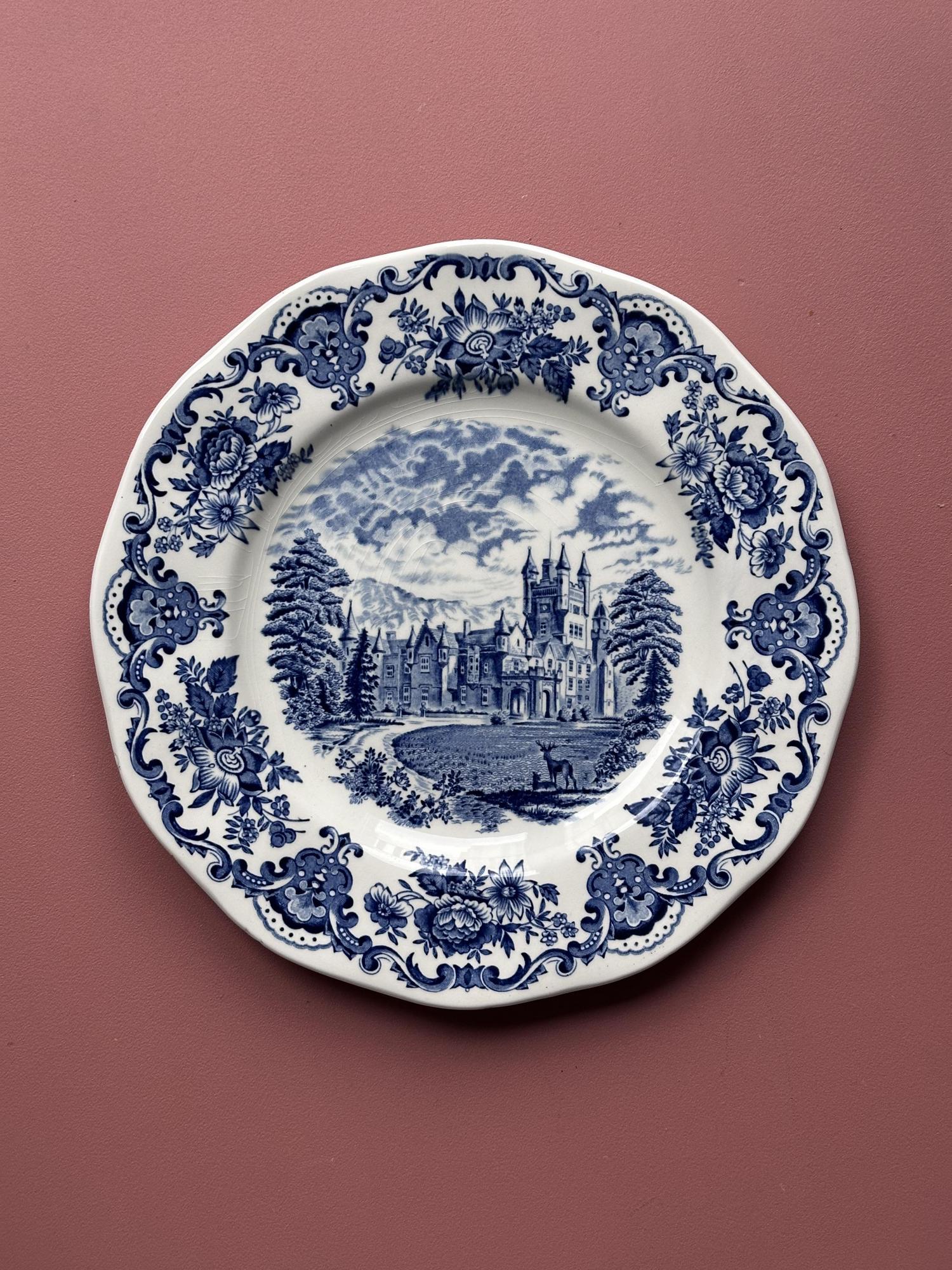 Тарелка "Королевские дома Британии" большая