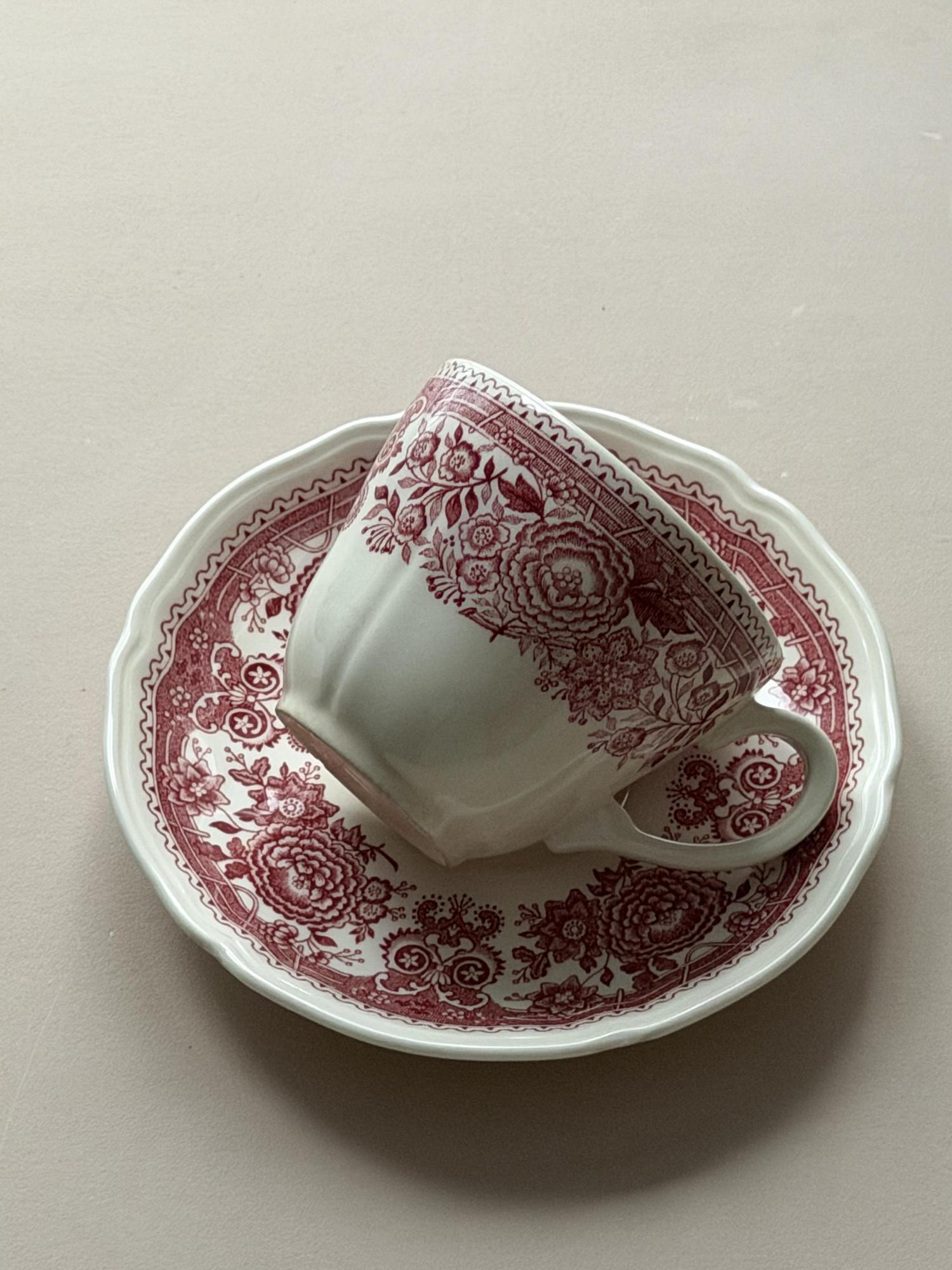 Кофейная пара c брусничным рисунком