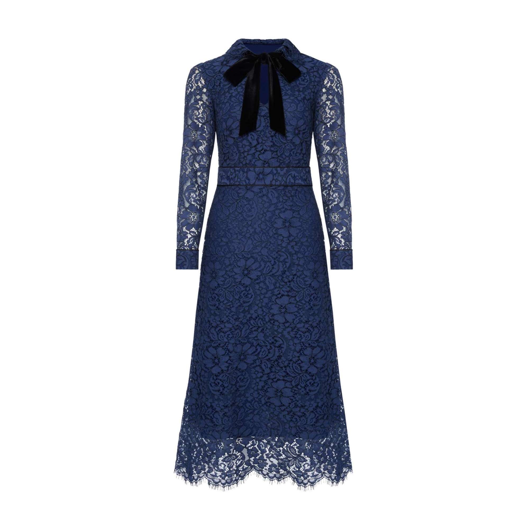 Платье из кружева синего цвета