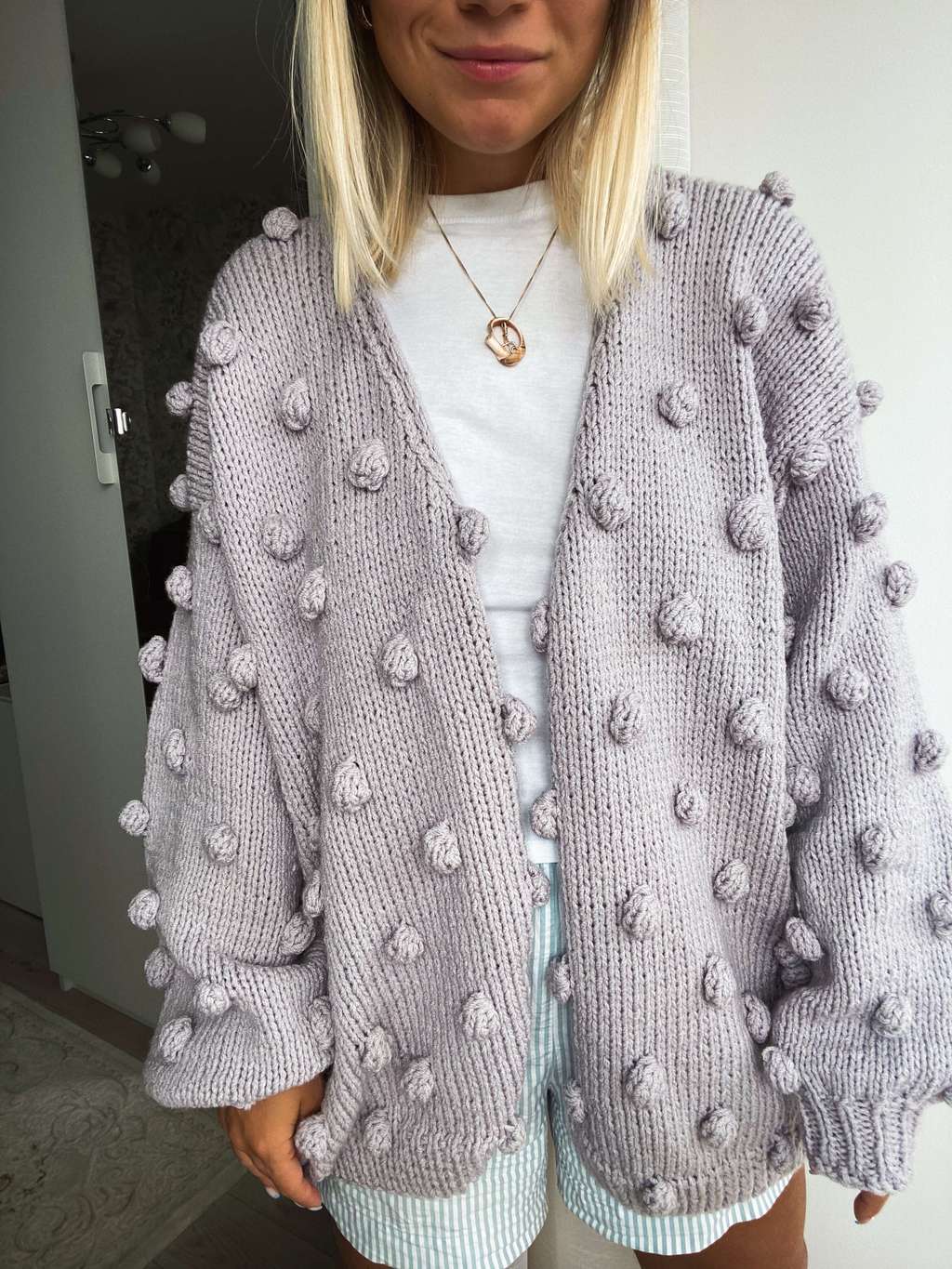 Шишечки, цвет светло-серый