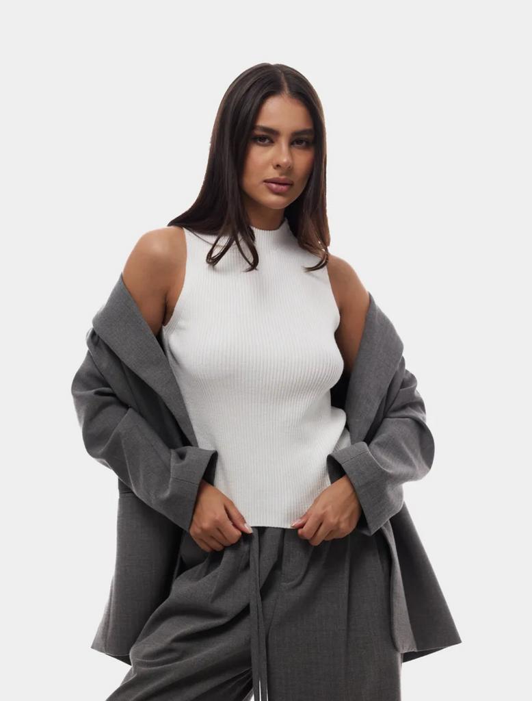 Топ вязаный