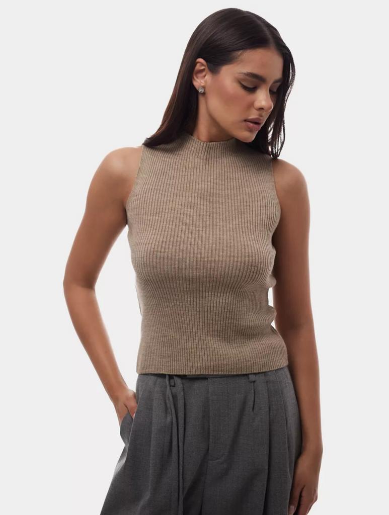 Топ вязаный