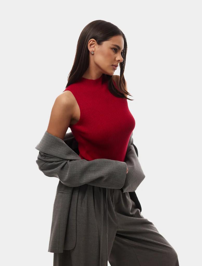 Топ вязаный