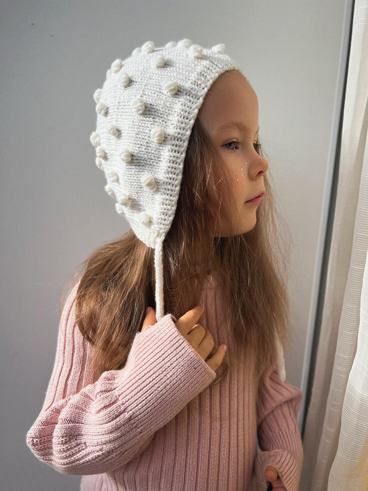 Чепчик из итальянского мериноса с шишечками, молочный