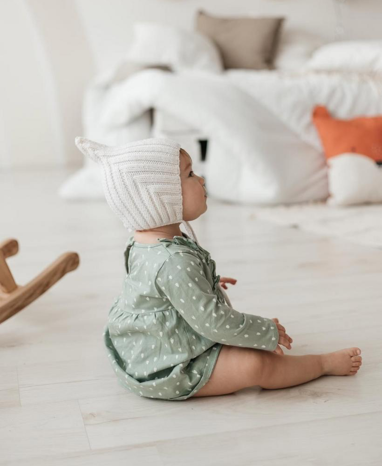 Чепчик «Эльфик» из итальянского мериноса, молочный