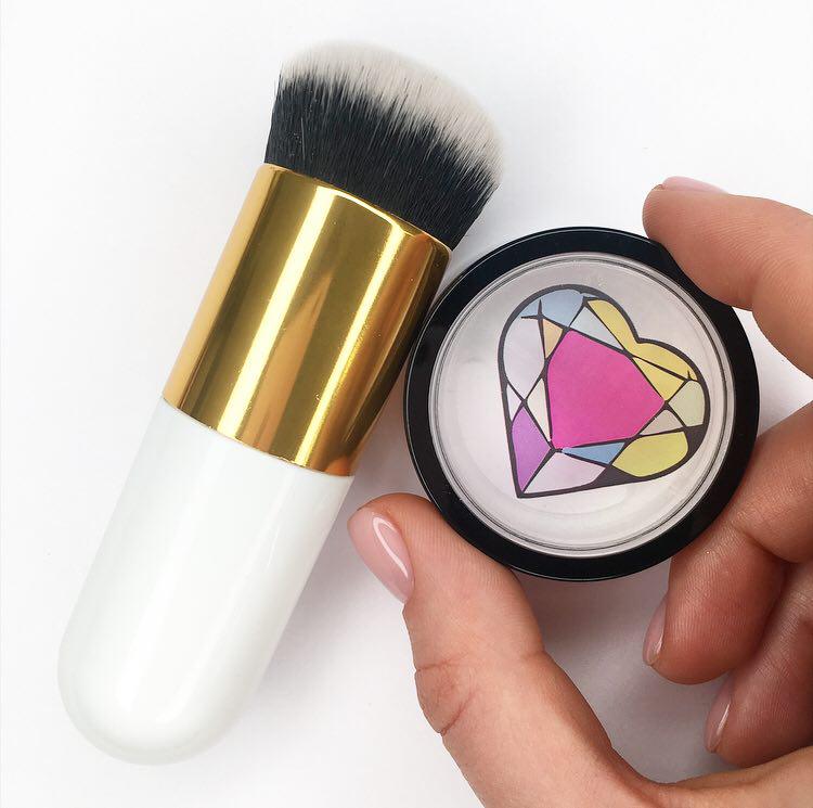 Кисти кабуки для нанесения минеральной пудры разной формы