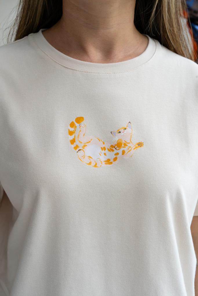 Футболка с котиком бежевая