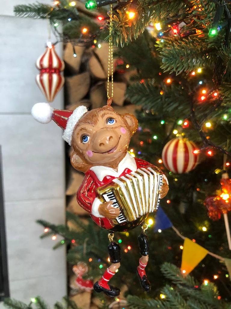 Елочная игрушка обезьяна с гармошкой