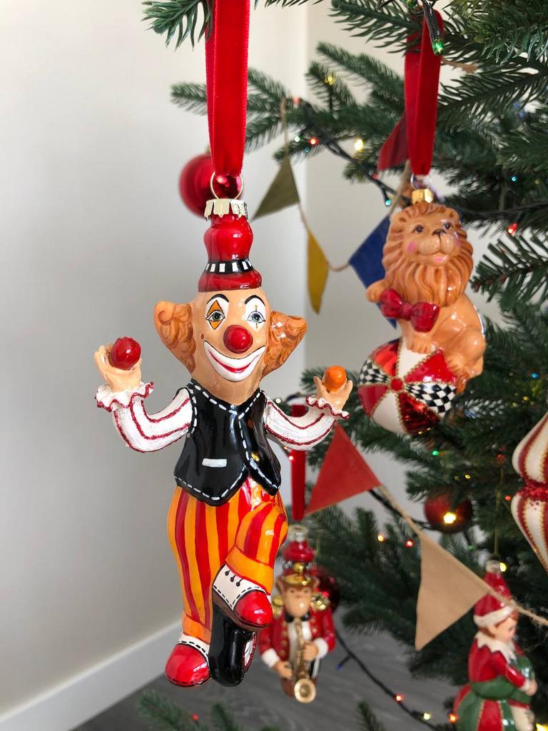 Елочная игрушка клоун в черной жилетке