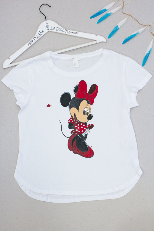 Футболка с росписью "Минни Маус"