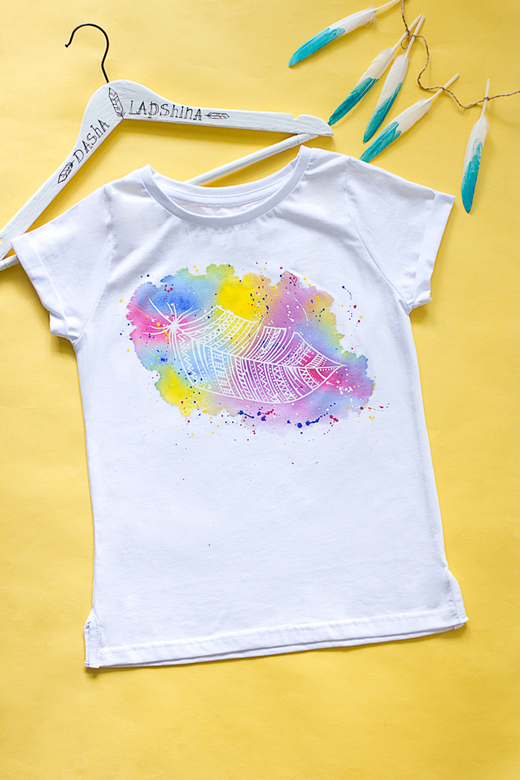 Футболка с росписью Feather madness