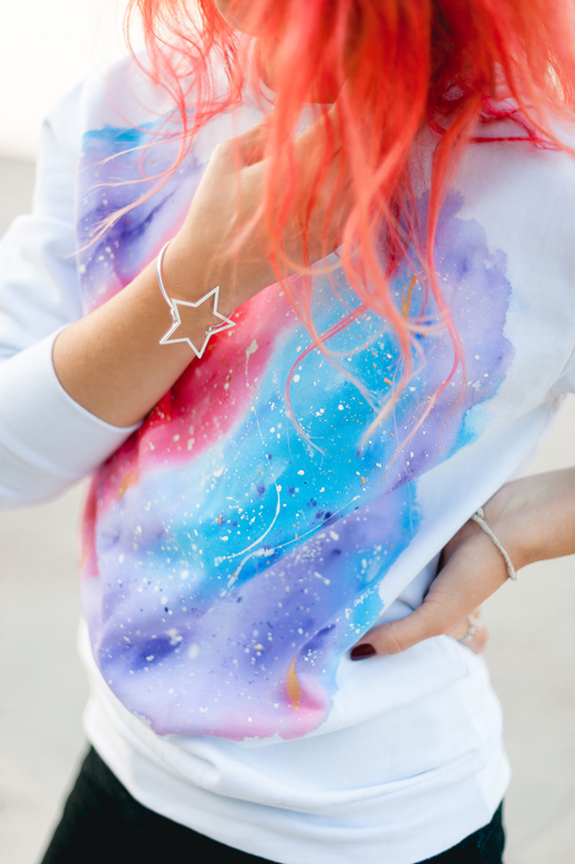 Толстовка с росписью Cosmic Effect