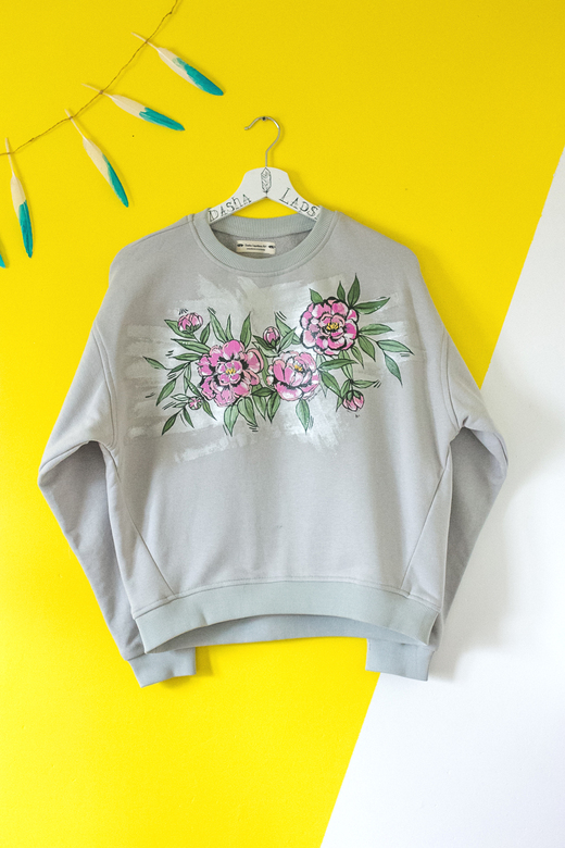 Серый свитшот с росписью розами - Roses