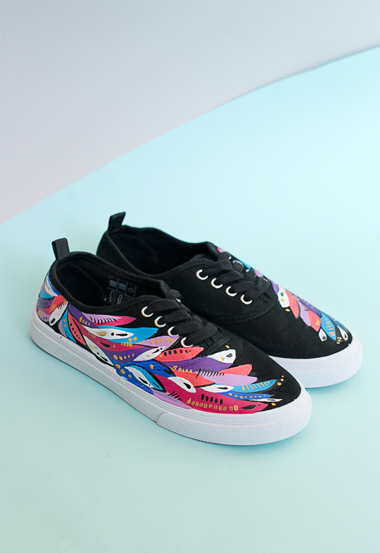 Чёрные кеды с росписью - Абстракция