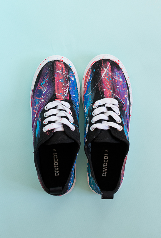 Чёрные кеды с росписью - Абстракция с брызгами