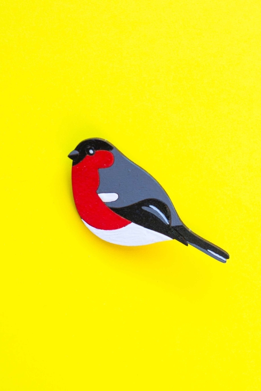 Деревянная брошь с росписью - Снегирь