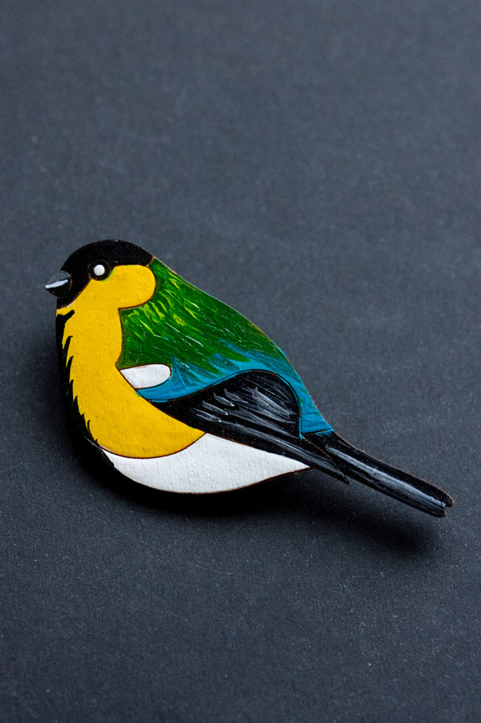 Деревянная брошь с росписью - Синица