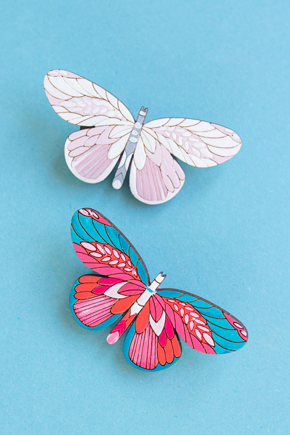 Деревянная брошь с росписью - Бабочка