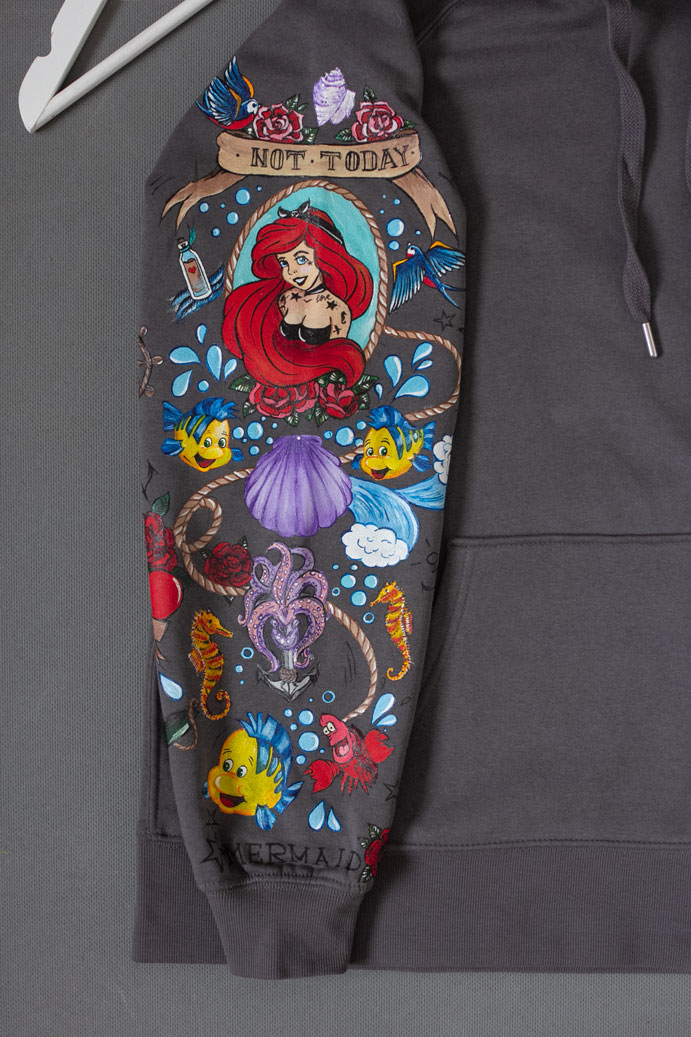 Худи с росписью на рукавах - Русалочка Ариэль
