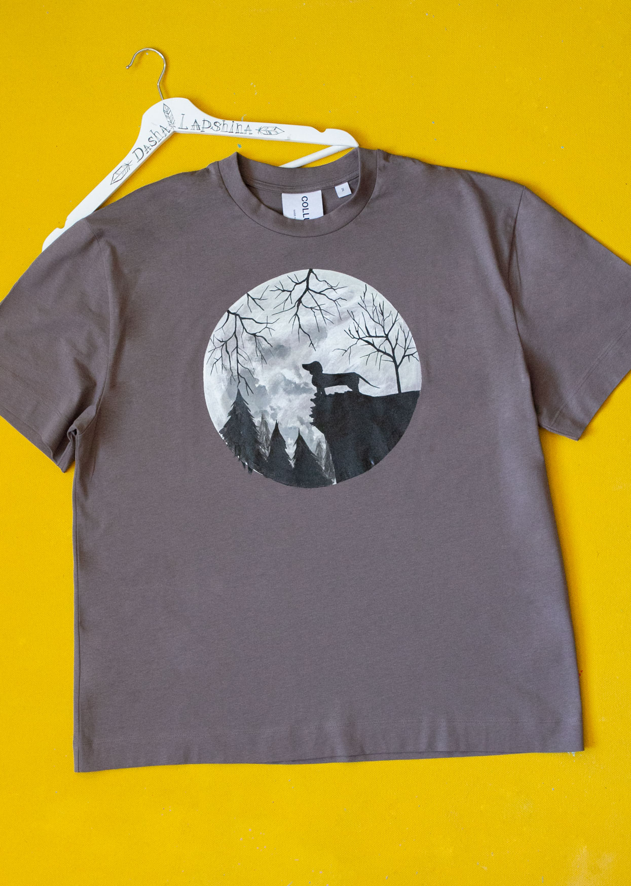 Футболка с росписью - Такса и Луна