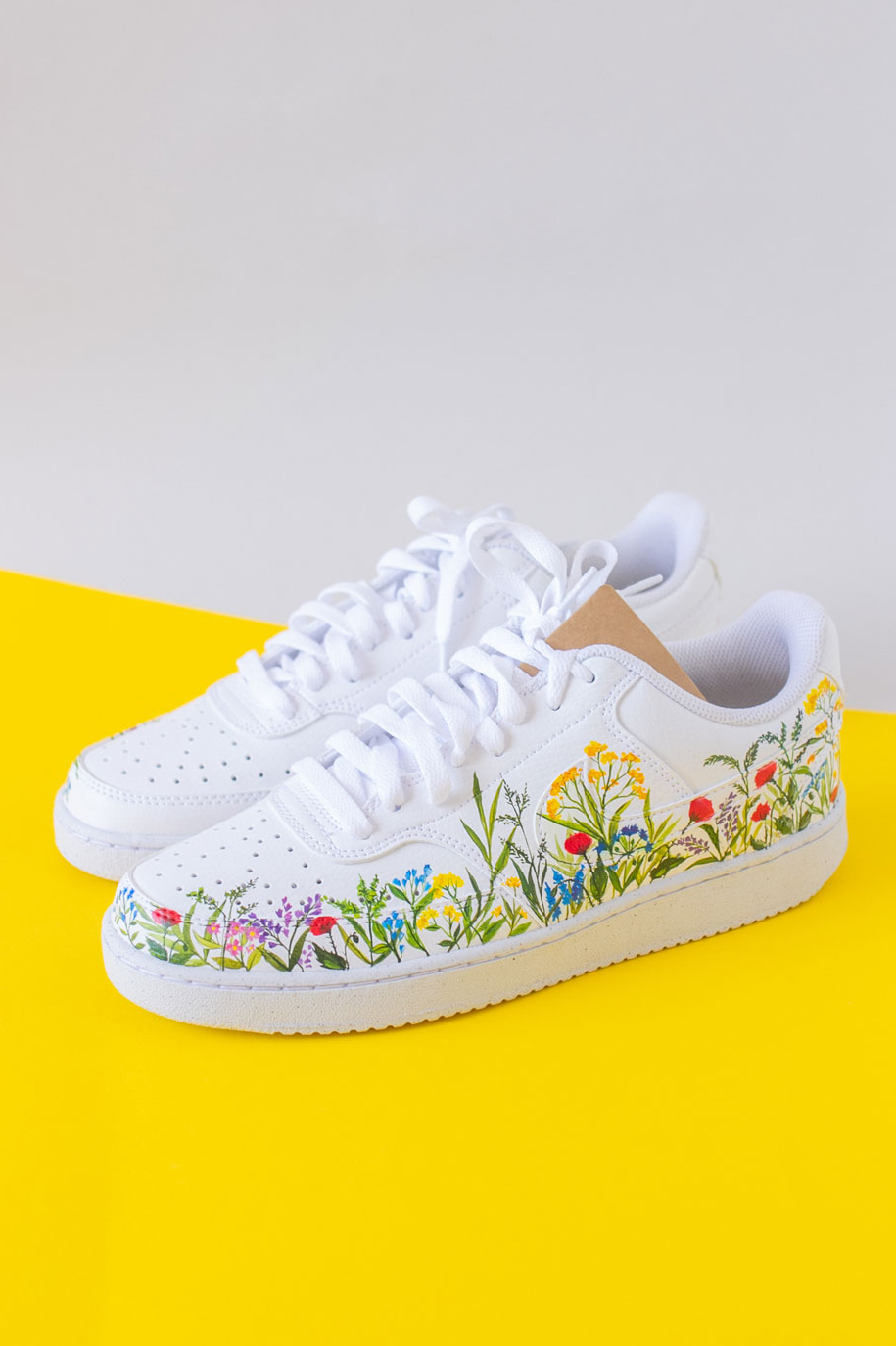 Роспись кожаных кед - Цветочное поле