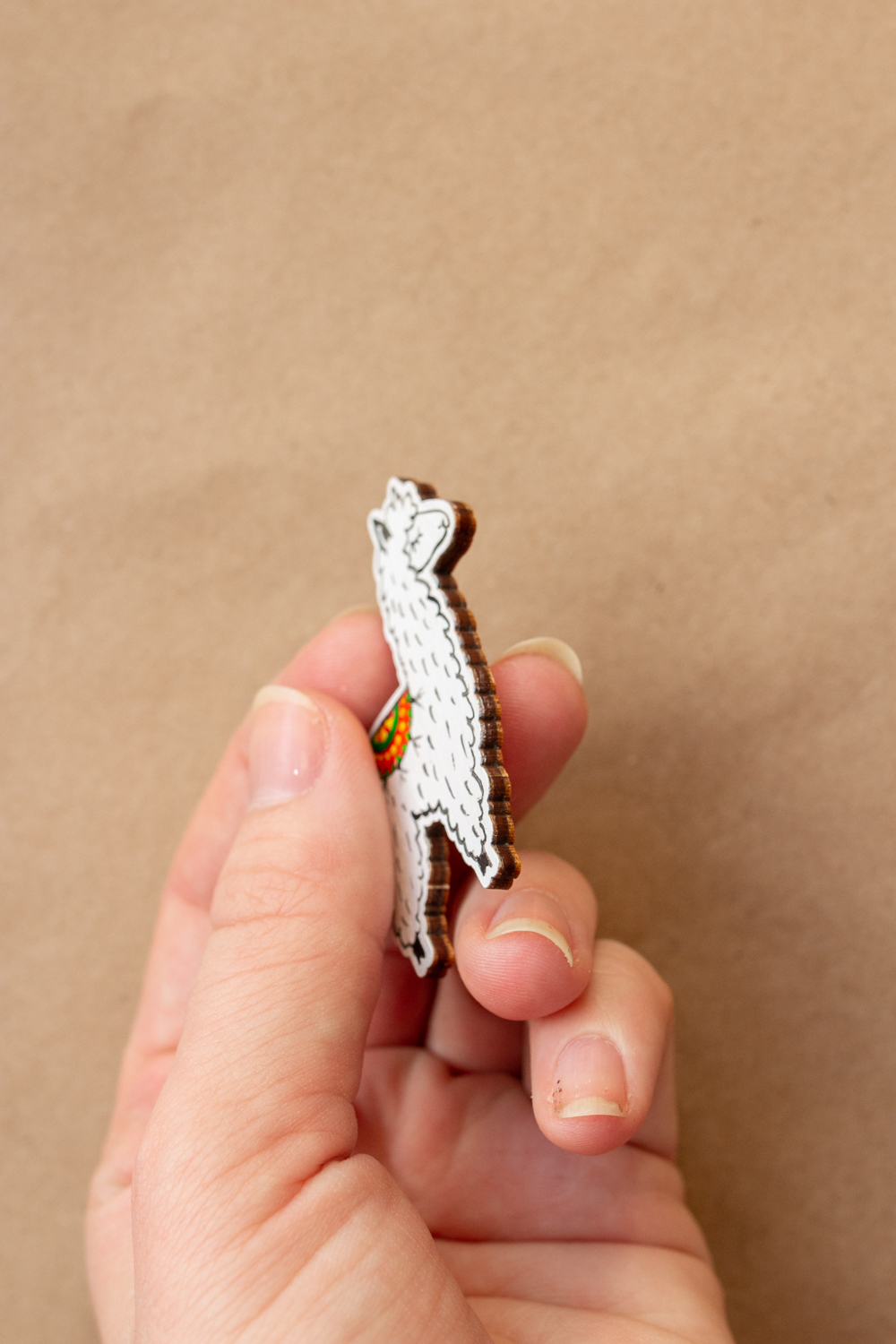 Деревянная брошь - Лама